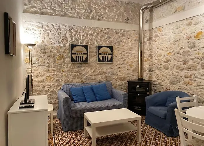 Central Apartment With Private Rooftop Terrace