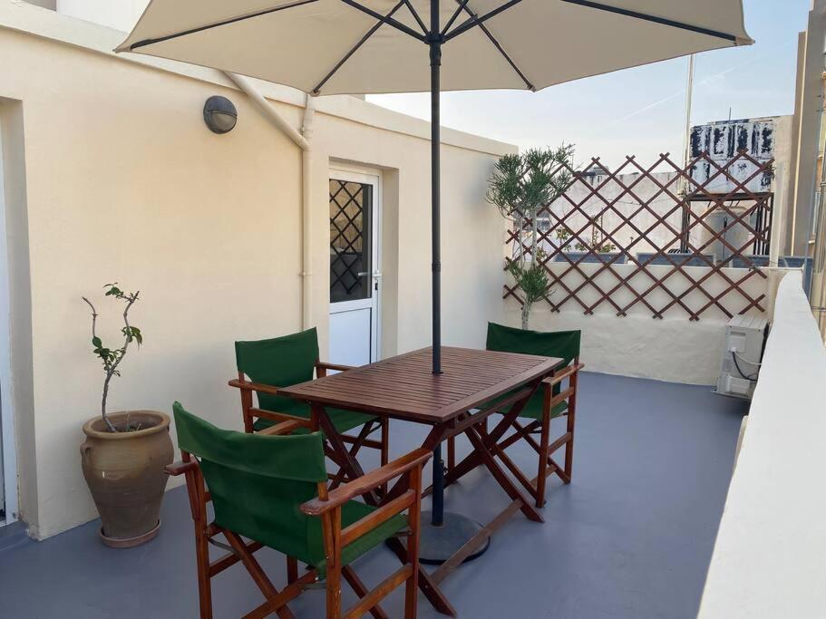 Apartment With Private Rooftop Terrace *